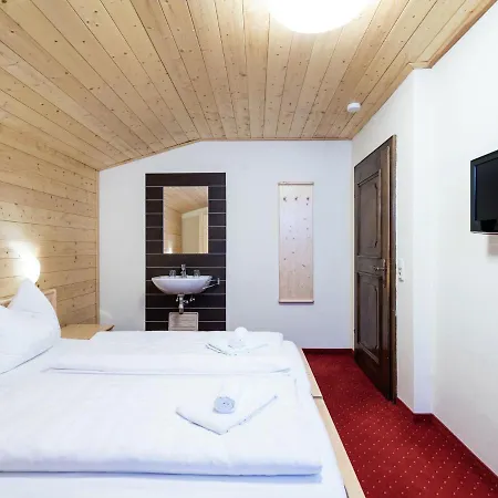 Chalet Lovely Chalet In Saalbach Hinterglemm With Sauna *
